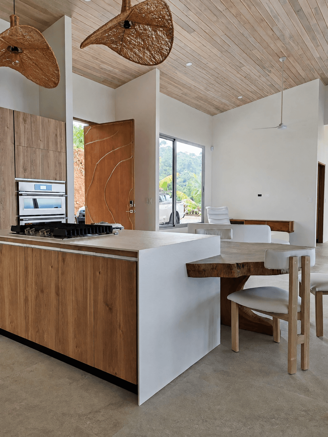 Cocina principal e isla - Casa Alas