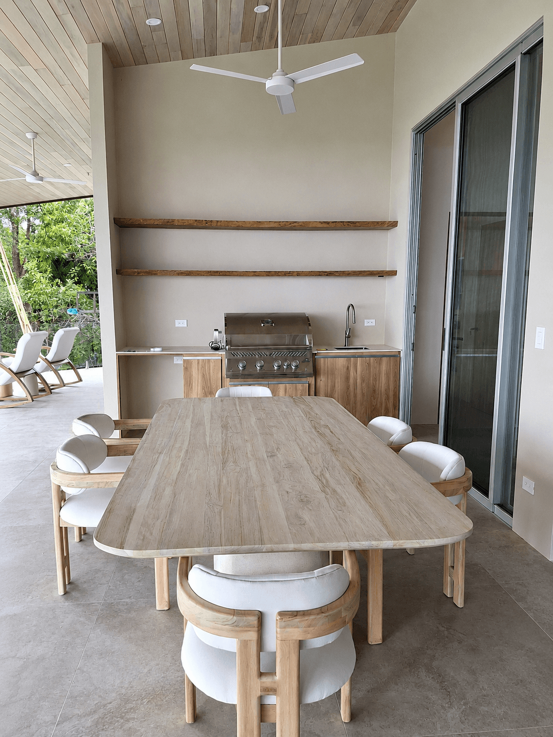 Comedor y mesa de madera maciza - Casa Alas