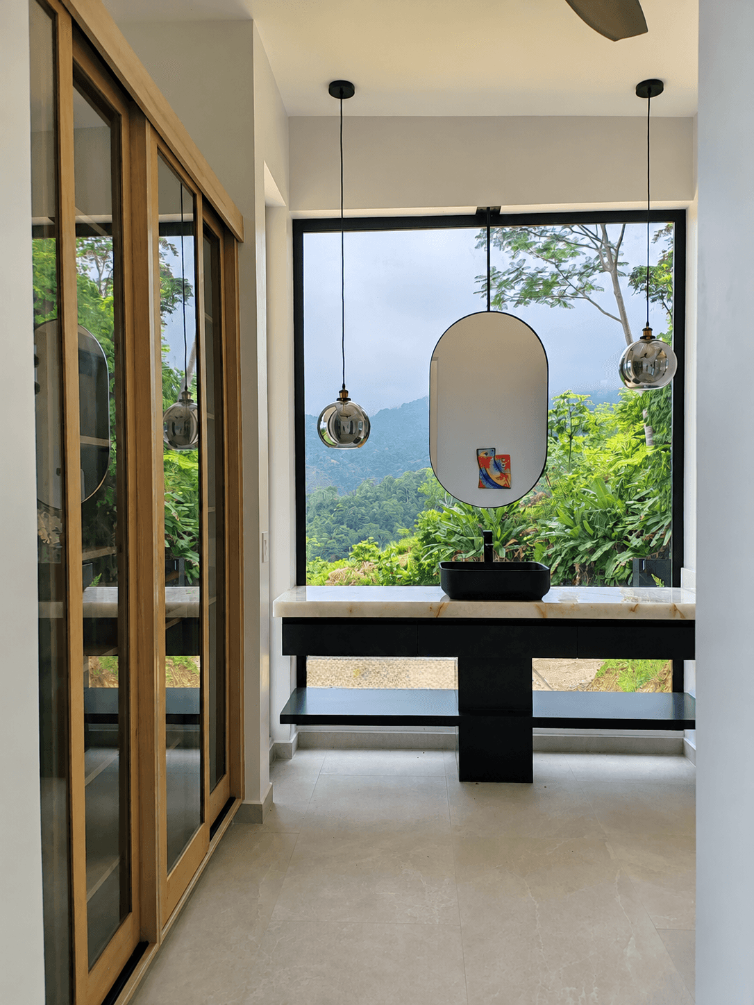 Baños y vanidad - Casa Vergel