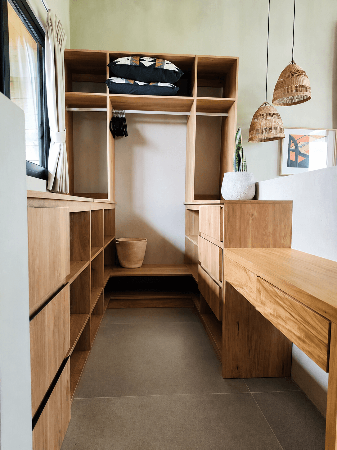 Vestidor y escritorio integrado - Casa Authentica