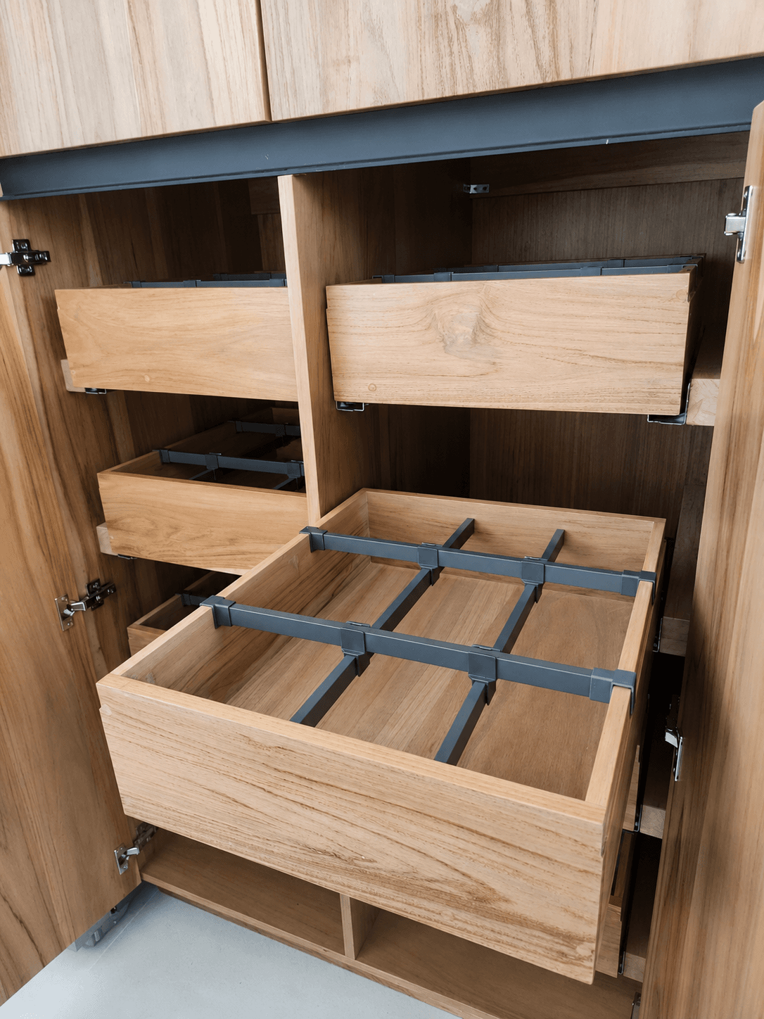 Cocina e isla con almacenamiento personalizado - Casa Everty