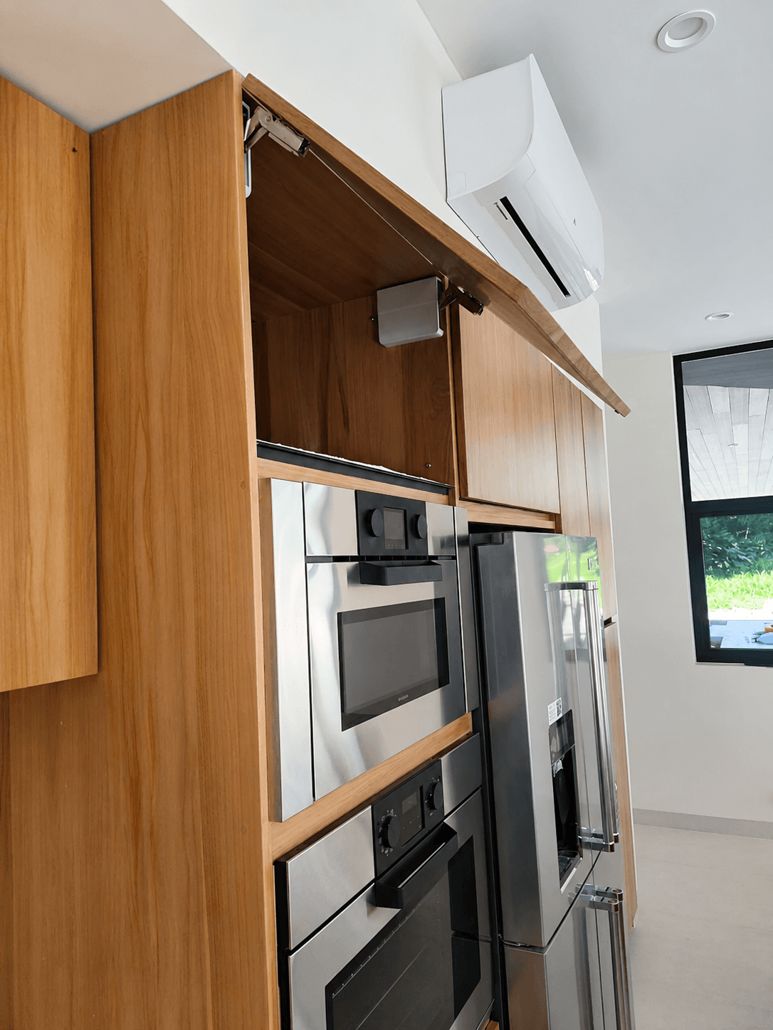 Cocina e isla con almacenamiento personalizado - Casa Everty