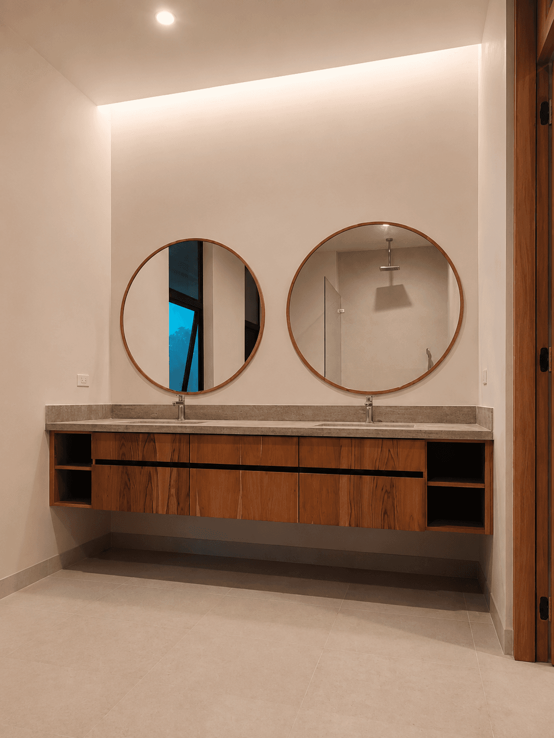 Baños en madera cálida - Casa Everty