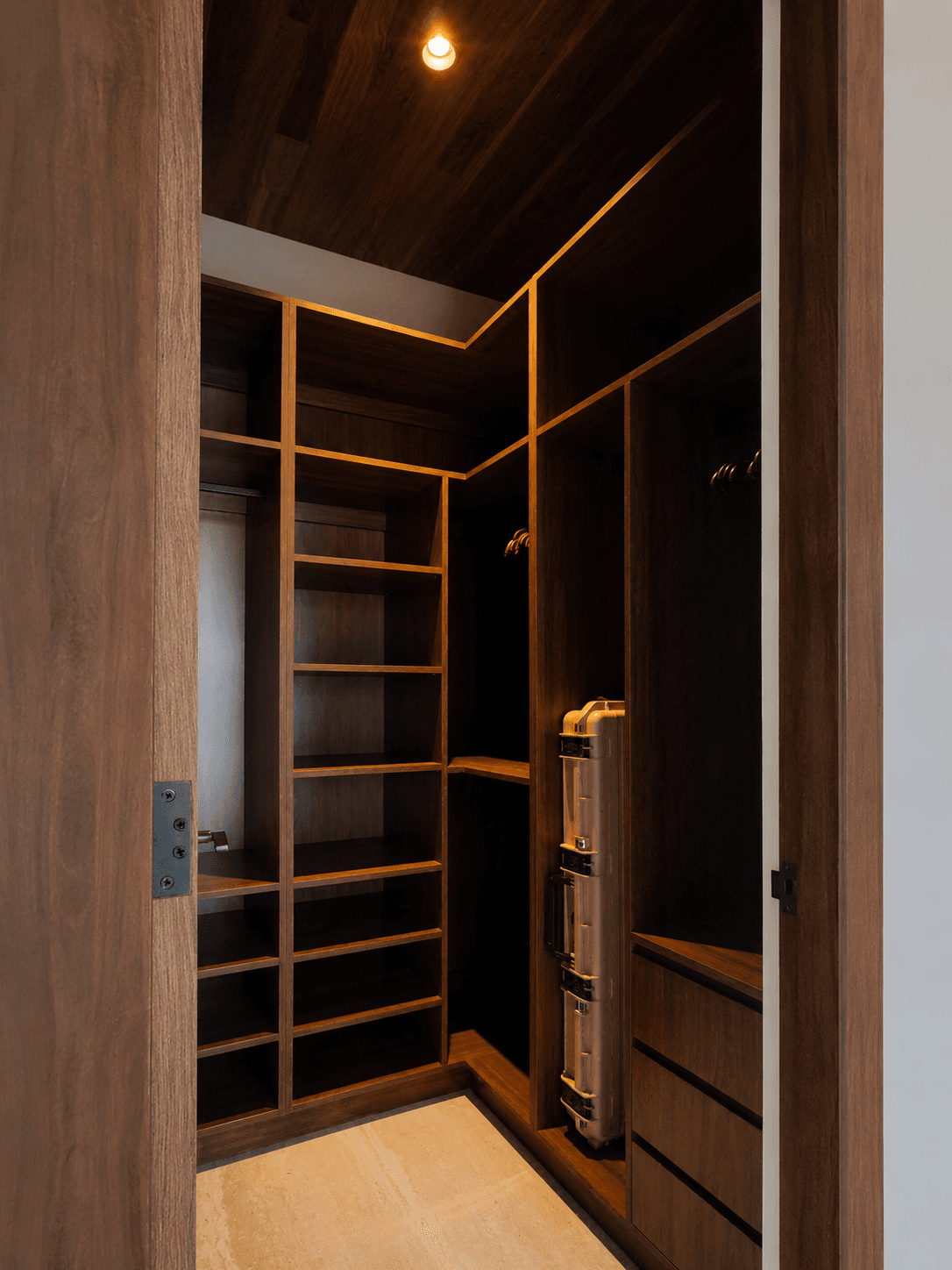 Closet, vestidor y despensa - Casa Meraki del Mar
