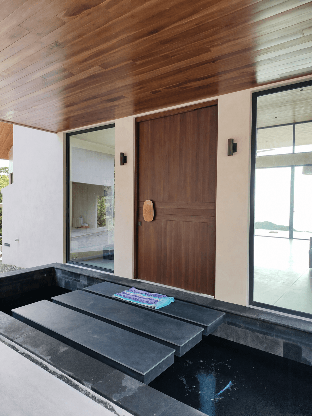 Puertas, acceso y pasillos - Casa Meraki del Mar