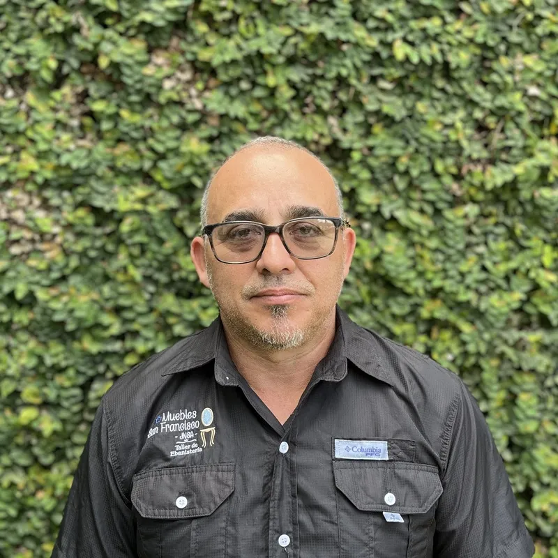 Gerardo Elizondo - Ebanista